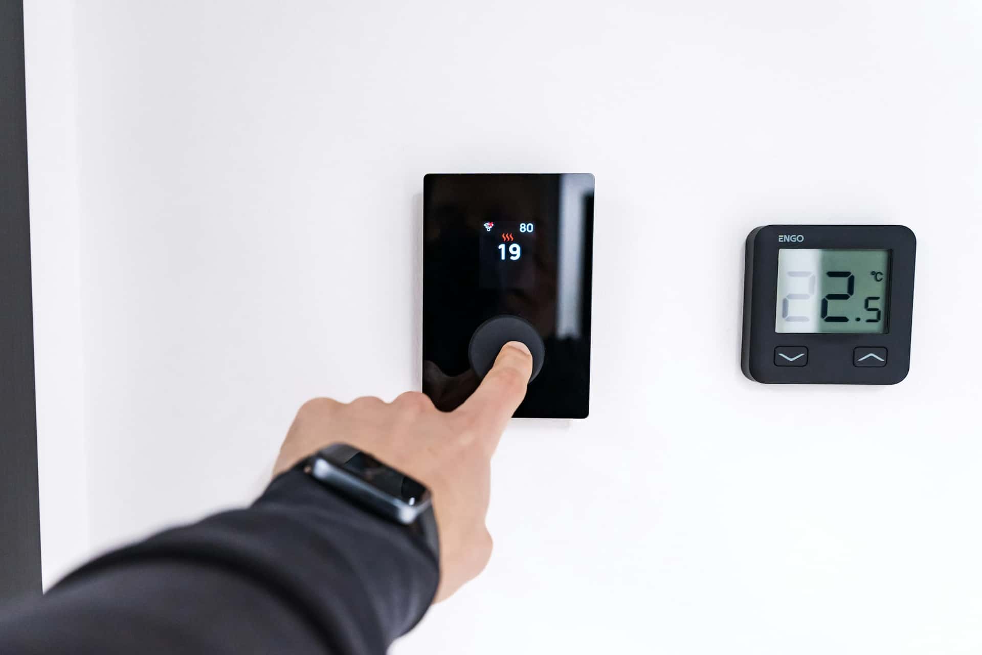 Réglage d'un thermostat numérique mural